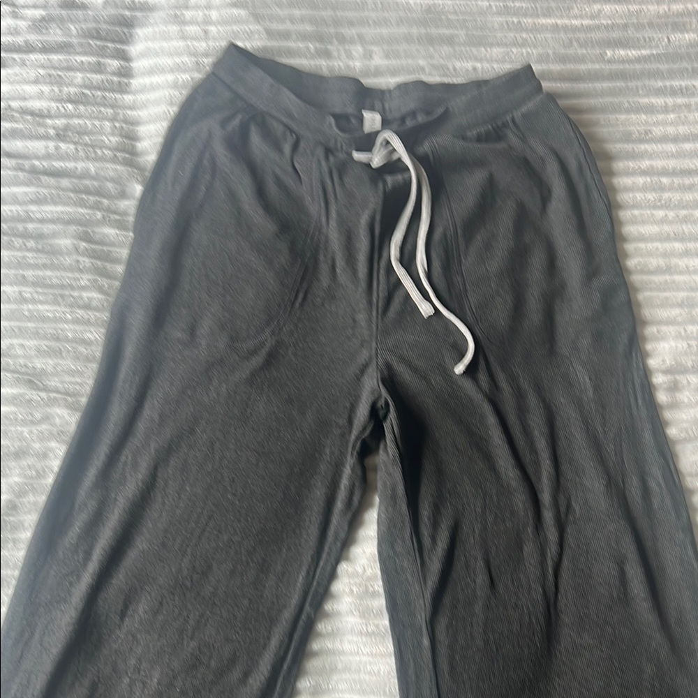 P'tula Charcoal Ribbed Lounge Pants